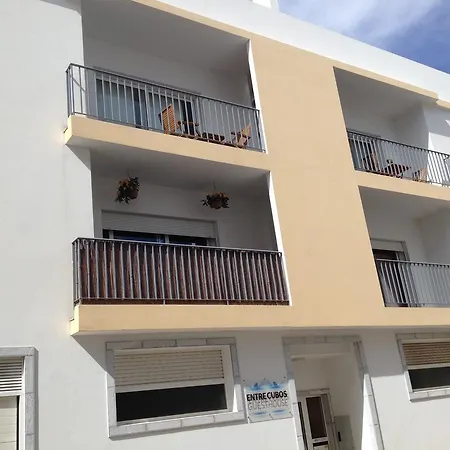 Konukevi Entrecubos 4*