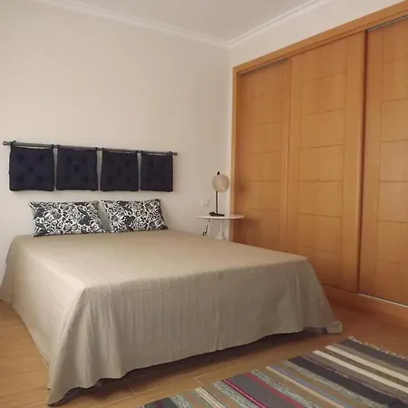 Entrecubos Konukevi Olhão