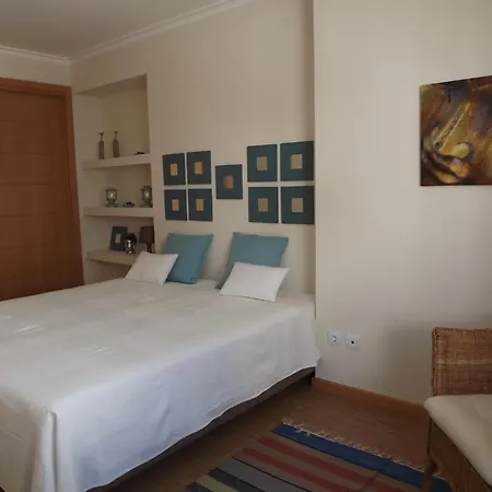 Entrecubos Konukevi Olhão